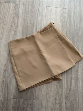 NWOT Tan Mini Skort, S